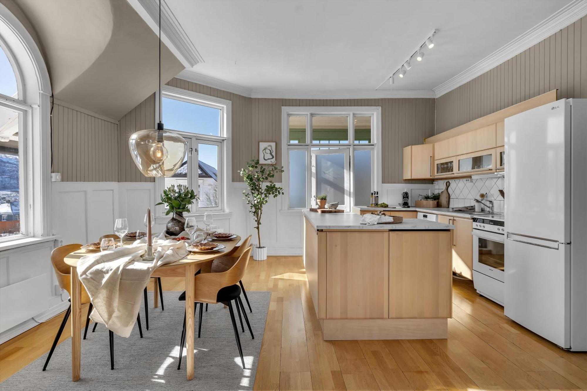 Lovely City Center Apartment With Amazing Views And Free Parking! Tromso Luaran gambar