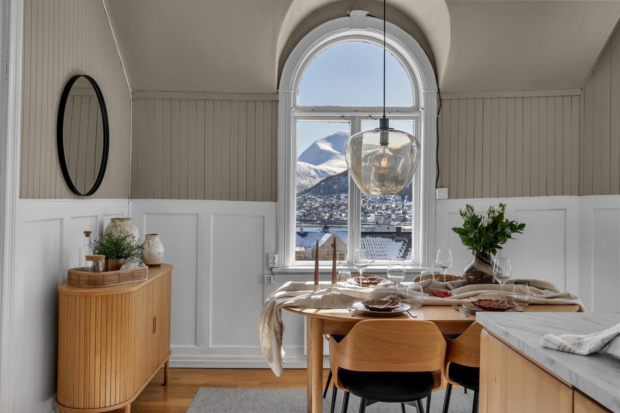 Lovely City Center Apartment With Amazing Views And Free Parking! Tromso Luaran gambar