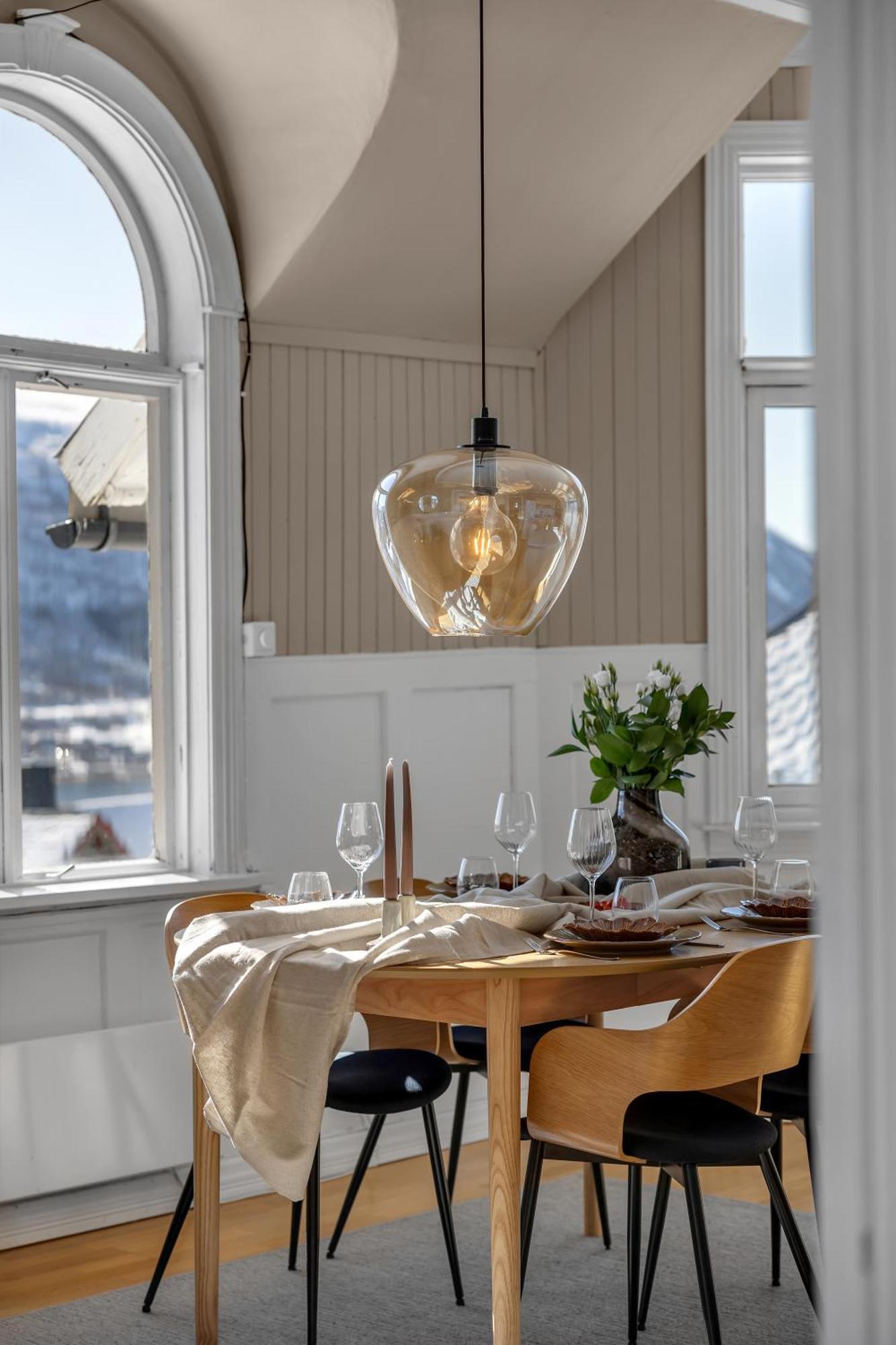 Lovely City Center Apartment With Amazing Views And Free Parking! Tromso Luaran gambar